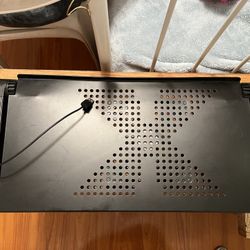 Laptop cooling stand with fan