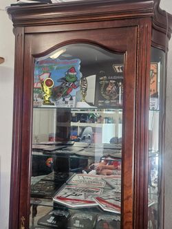 Curio cabinet
