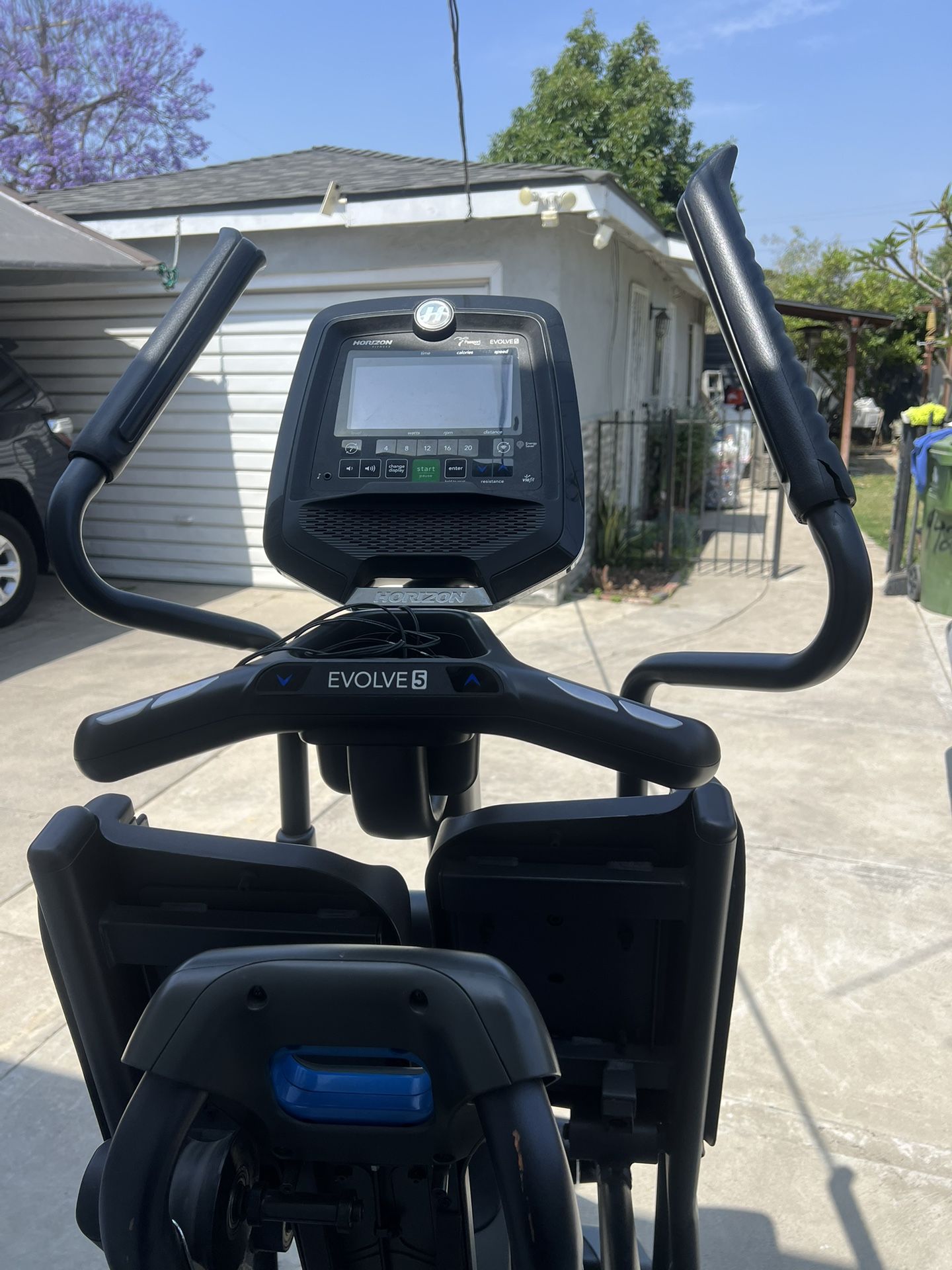 Evolve 5 Elliptical Machine