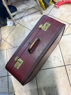 Kleper Luggage Hard Shell Suitcase – Burgundy Leather / Brass Hardware
