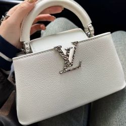 Adjustable and detachable shoulder strap, grained cowhide leather, Capucine shoulder and crossbody handbag, mini, women's, optical white