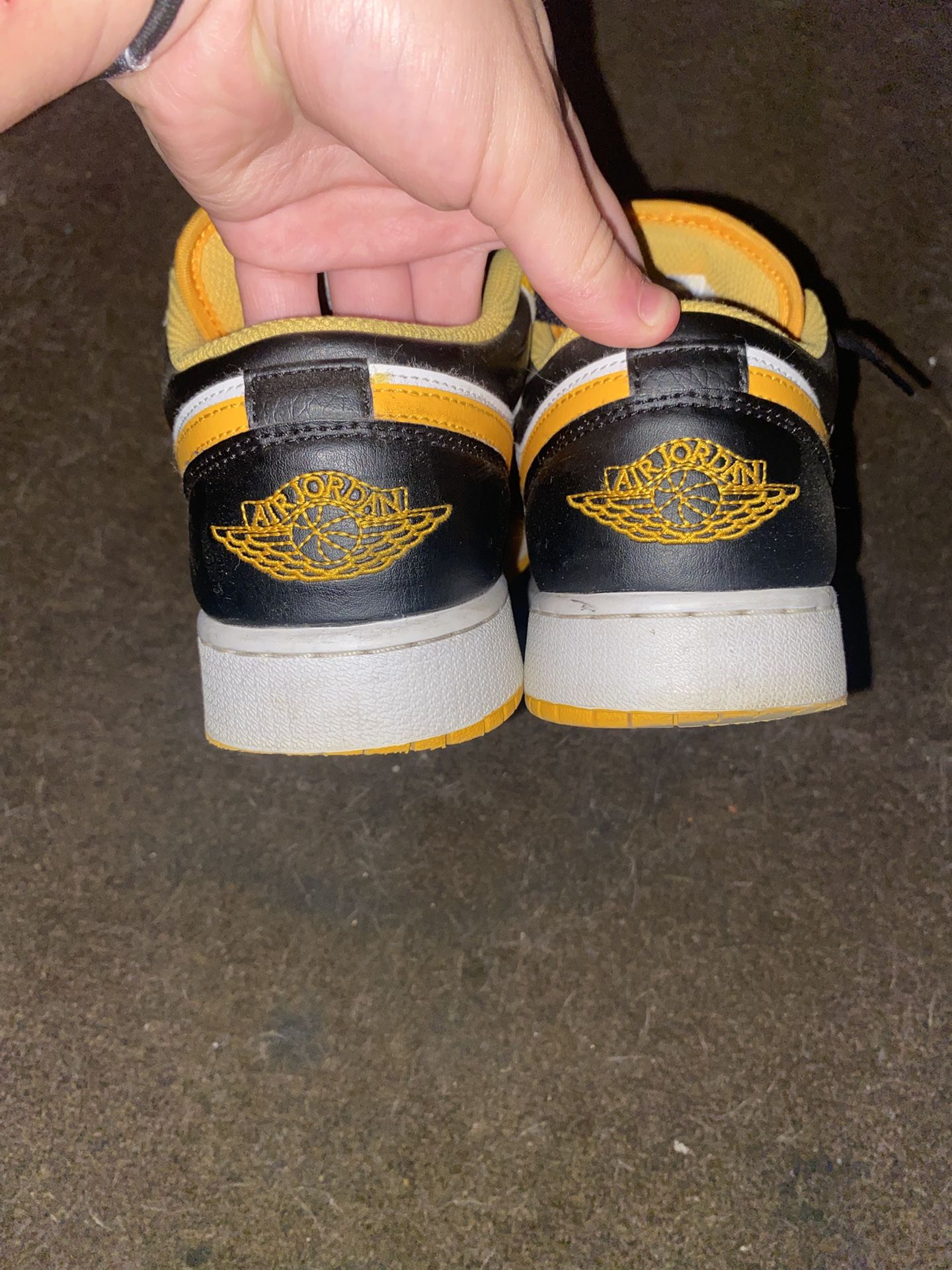 job 1 lows taxis