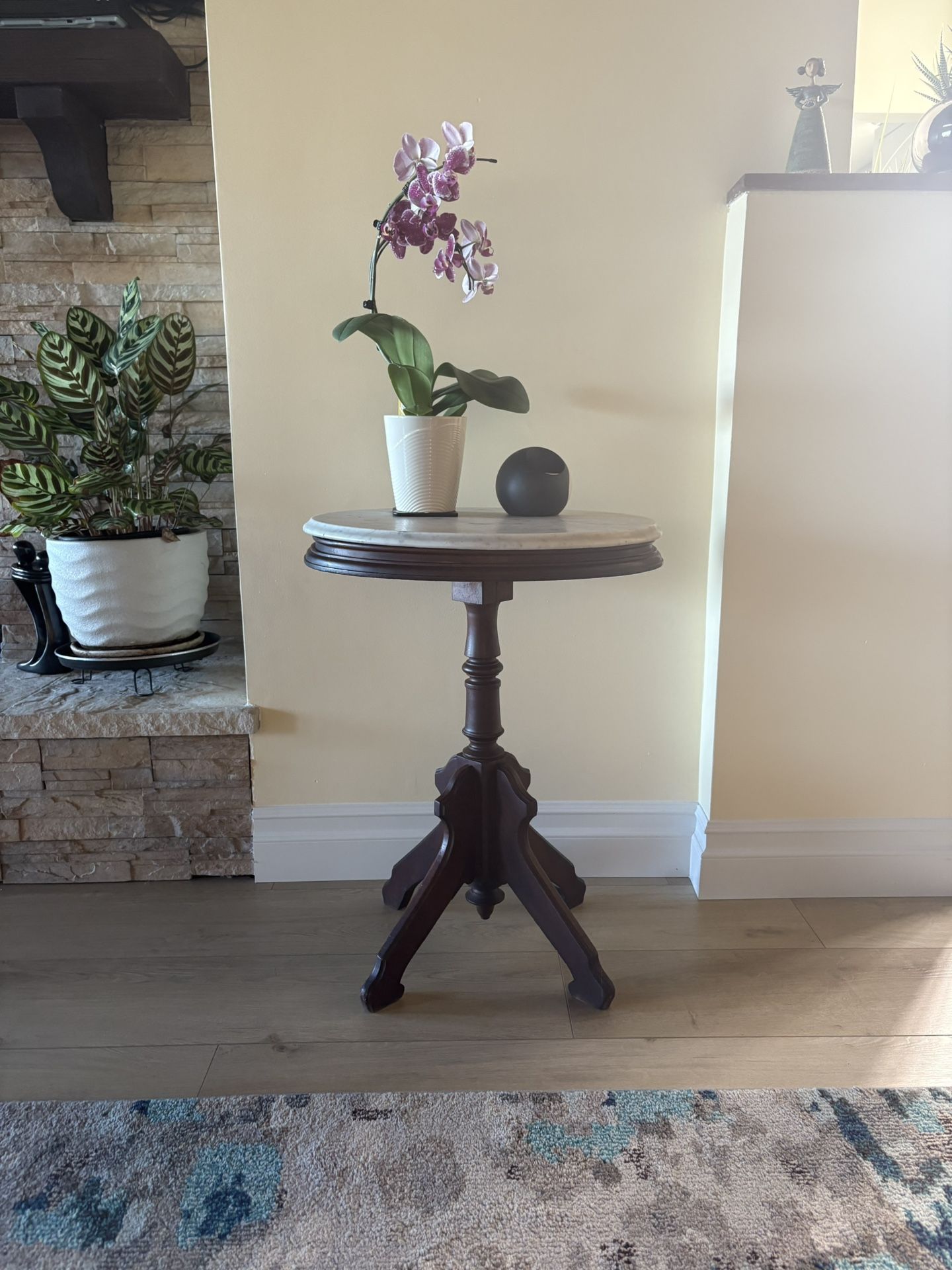 Victorian Accent/End Table With Marble Top 
