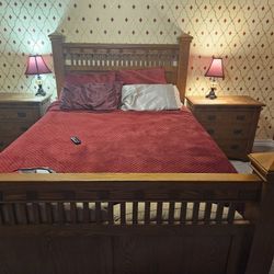 Queen Size Wood  Bedroom Set