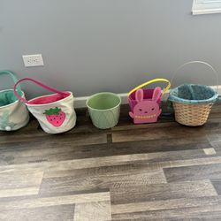 Set Of 5 Easter Baskets 