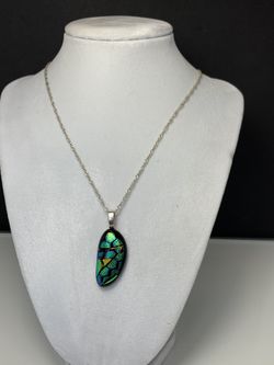 Beautiful necklace with art glass pendant 22” inches #184