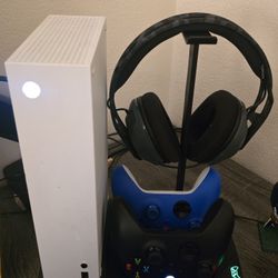 Xbox Series S Bundle