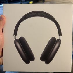     Air Pods Max (USB-C) Brand New