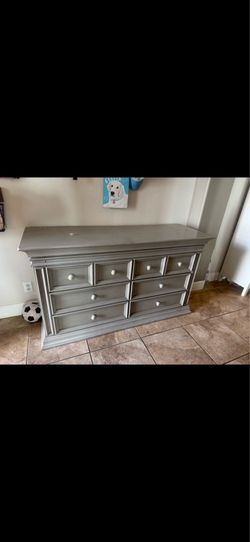Dresser