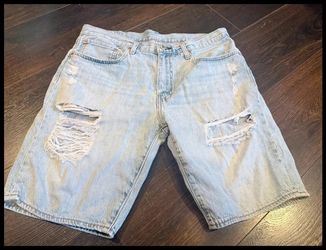 Levi’s 502 Men’s W34 Distressed Denim Shorts 1386
