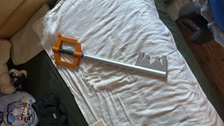 KH Keyblade Crop