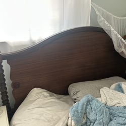 Beautiful Post Bed, Dresser And Vanity