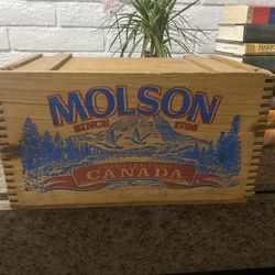 Molson Canadian beer box antique
