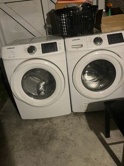 Samsung washer dryer stackable good condition