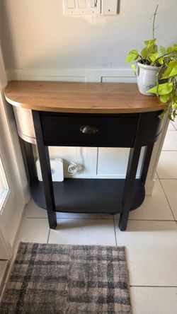 Entryway small table 31” x 32”x 12”