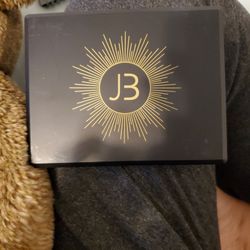 Magnetic Makeup Compacts 