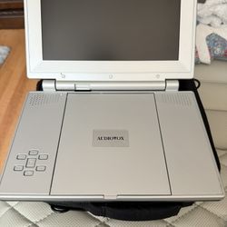 Audiovox Portable DVD Player PVS3393, Case, Power Cord, & Remote