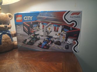 LEGO City F1 Garage Set 60444