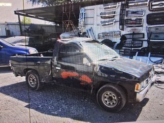 FOR PARTS 1995 NISSAN PICKUP  4CYLINDER ENGINE MANUAL TRANS