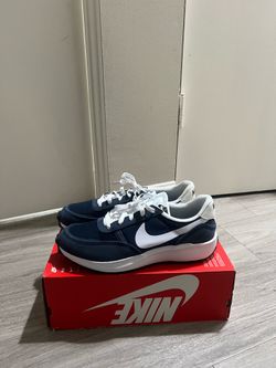 Nike Waffle Nav 10.5 men 12 women