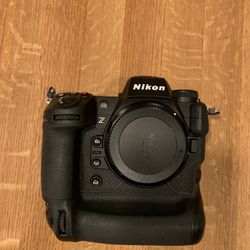 Z9 and FTZ II Adapter. Just 1128 Exposures. all but New