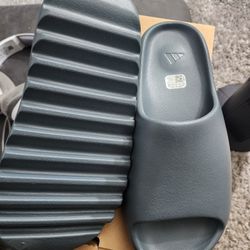 Adidas  YZY Slide