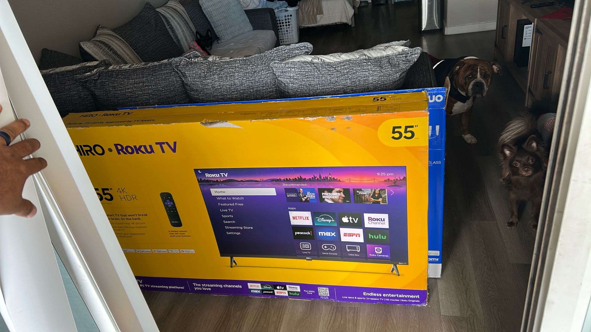 Never Opened Brands New 55 Roku Tv