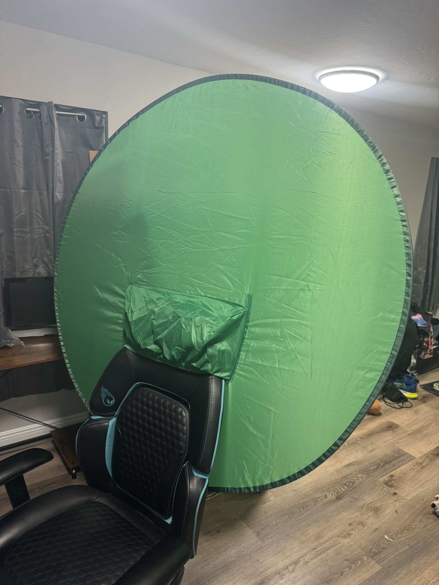 Desk Chair Green Screen