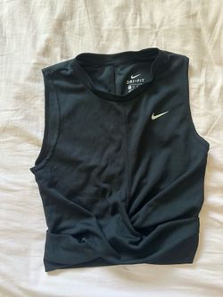 Nike top