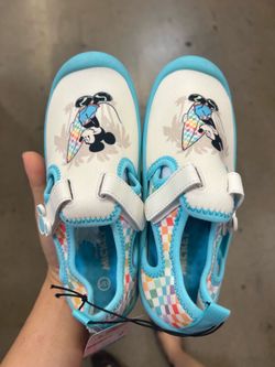 NWT Licensed Disney Mickey Mouse Water Shoes Size 13/1