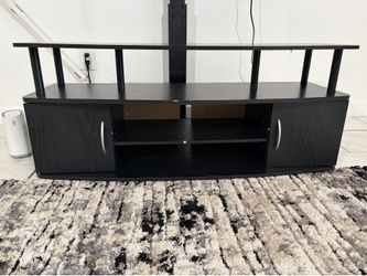 Entertainment center