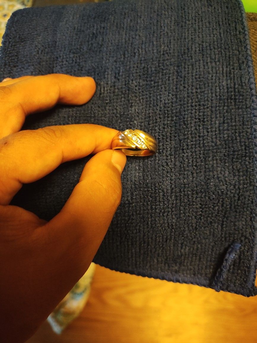 14k Gold Ring. With 5 Small Diamonds. Asking 650$. Or Best Offer!!.. Real & Authentic