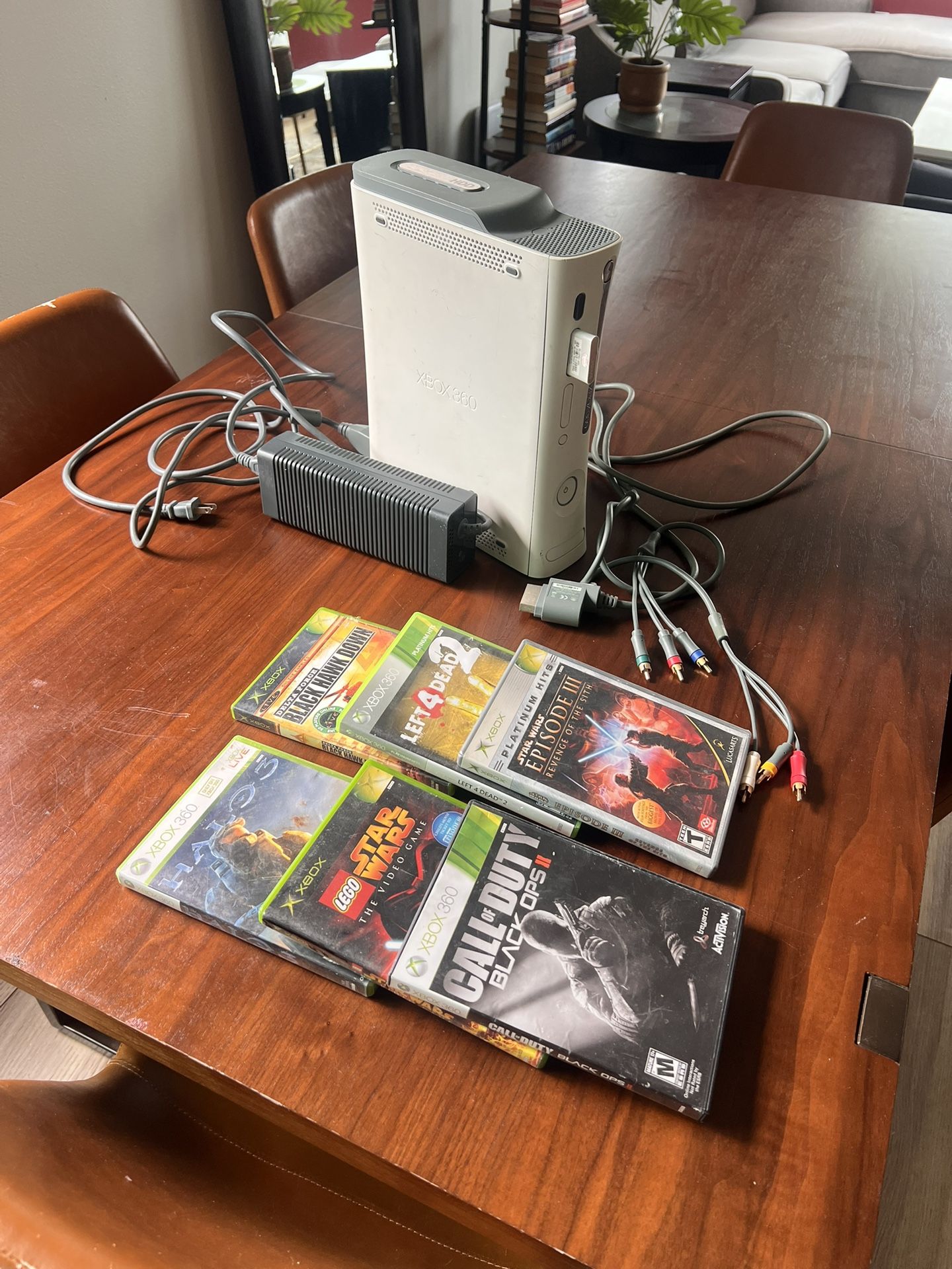Xbox 360 + 6 Games