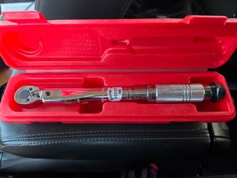 K Tool International 72100 3/8in Click Style Torque Wrench