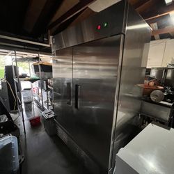 NSF Commercial 2 Door Reach In Fridge 