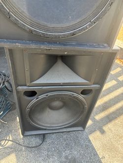 Yamaha Speakers s115IV I have two of them $200
