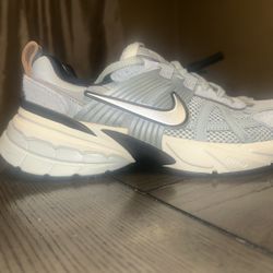 Nike Woman Size 8 