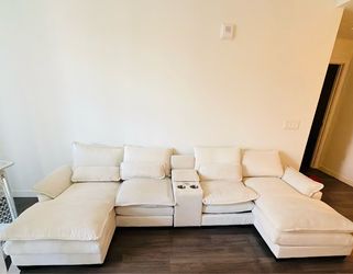 Oversized Cream Cloud Sectional Sofa w/ Cup Holders – Only 4 Months Old