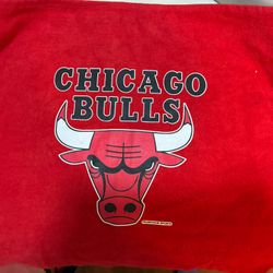 Chicago Bulls rally Towel McArthur Sports (never Used In Storage Bin)