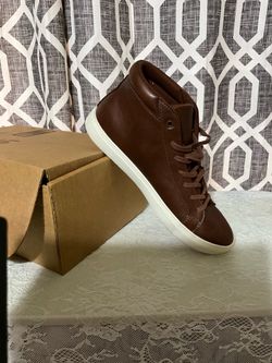 New men's brown shoes, size 8