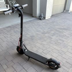 Electric Scooter NAVEE V40i 