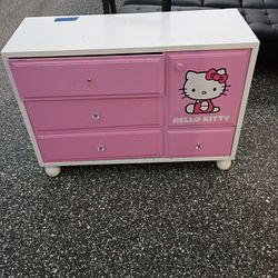 Hello Kitty Dresser
