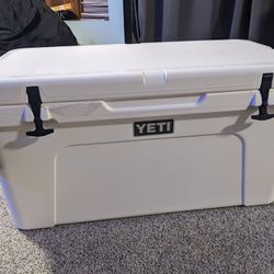 Yeti Tundra 75-Quart Cooler - White
