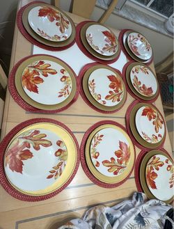 30-Piece Fall Tablescape Set for 10 - Plates, Chargers & Placemats