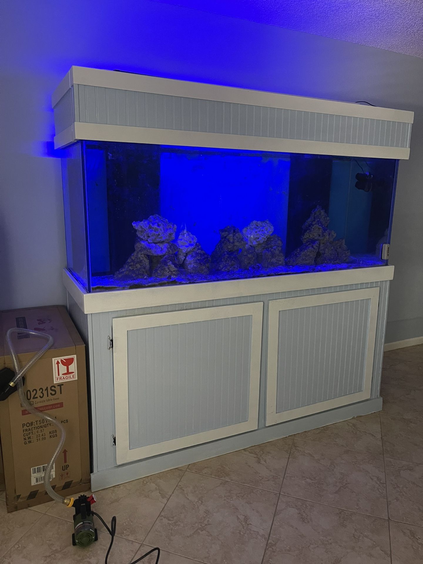 250 Gallon Fish Tank Make An Offer for Sale in Palm Springs, FL OfferUp