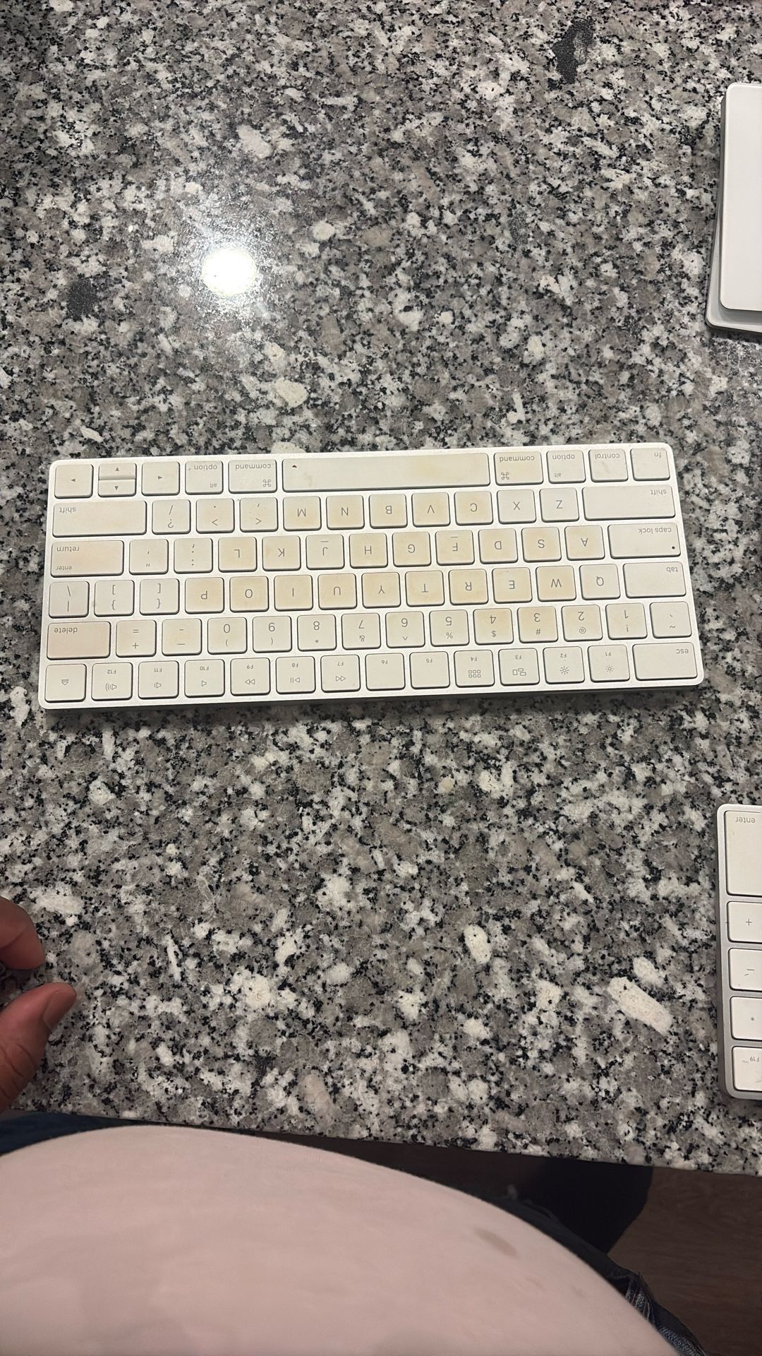 Apple Keyboard