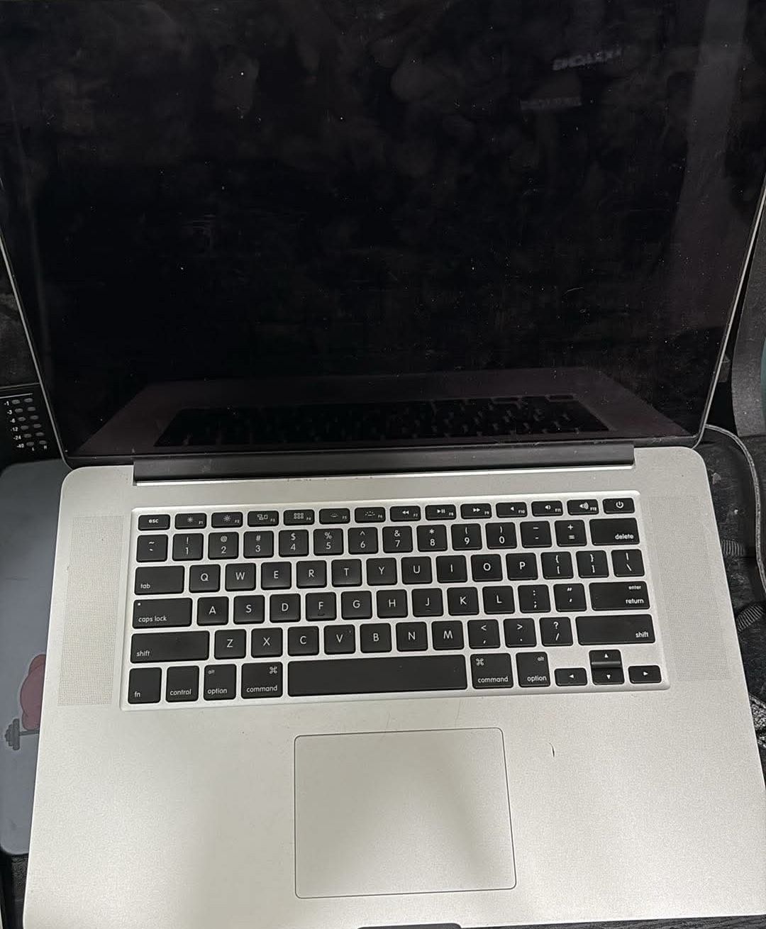 Macbook Pro 15" 16GB RAM 256GB 