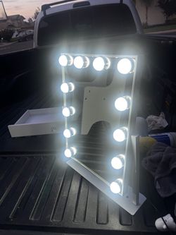 Little girls Impressions Vanity