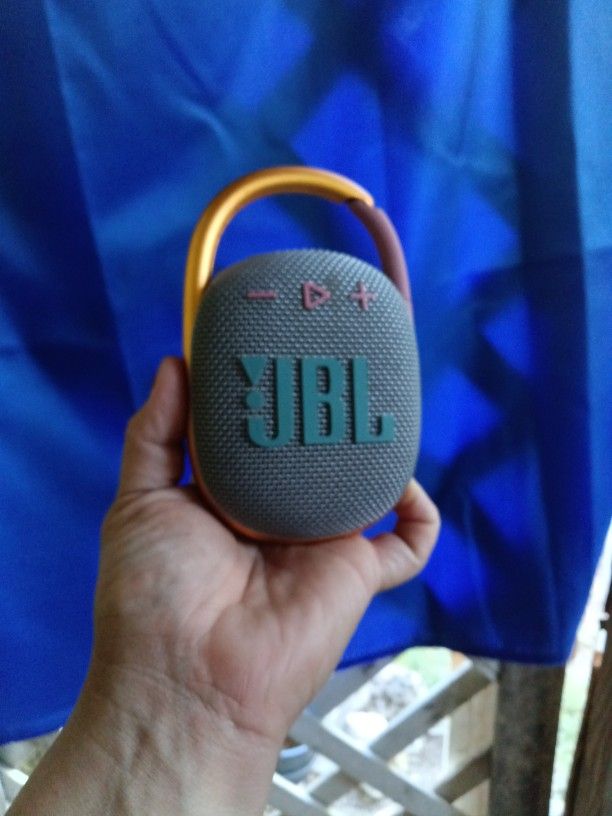 JBL Speaker clip 4