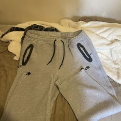 No Hemmed Nike Tech